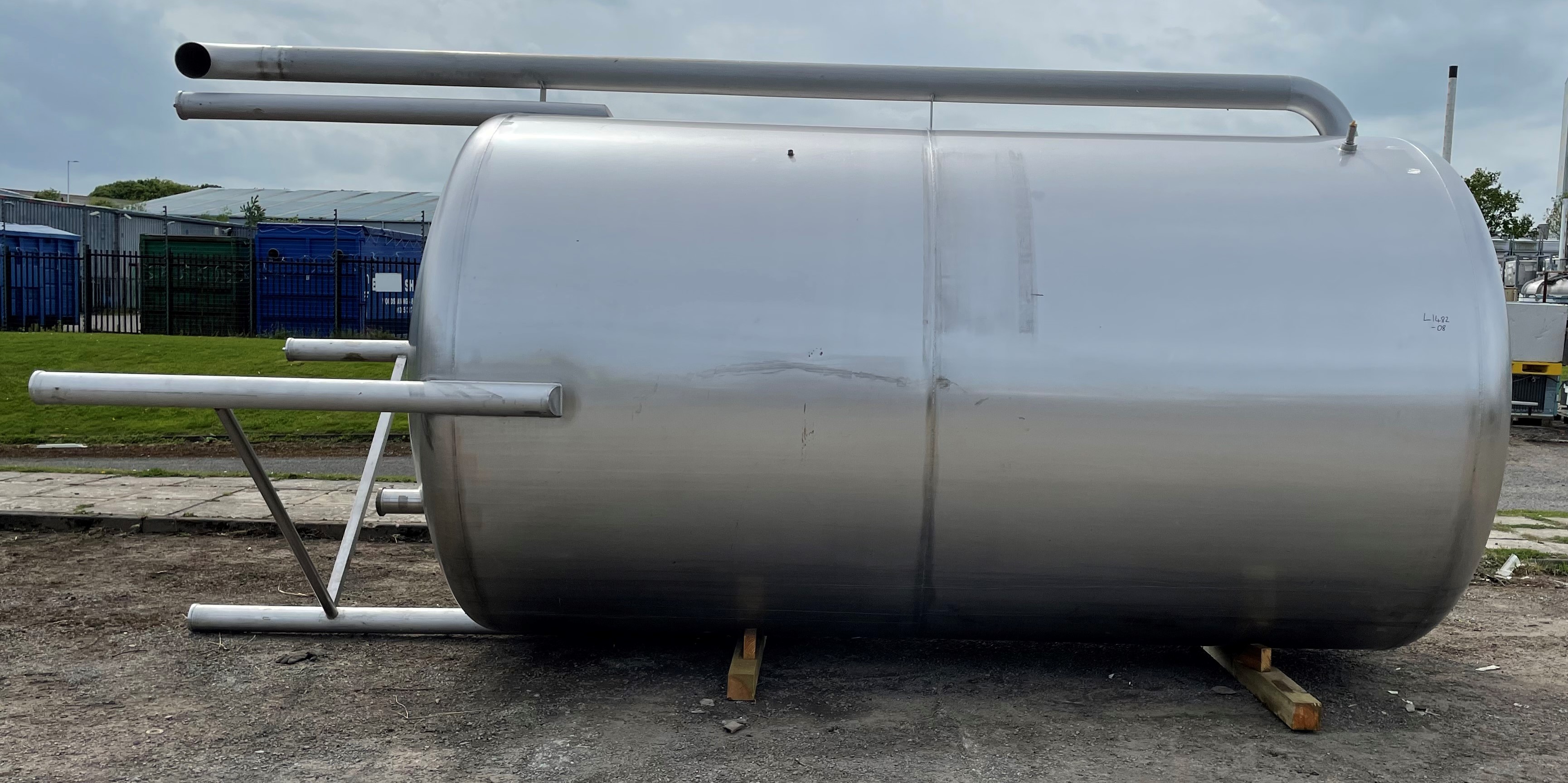 Вертикальна ємність для зберігання з нержавіючої сталі об’ємом 15 000 літрів, діаметр 2200 мм x пряма сторона 3750 мм